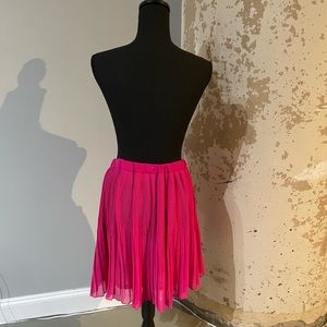 Pink pleated skirt